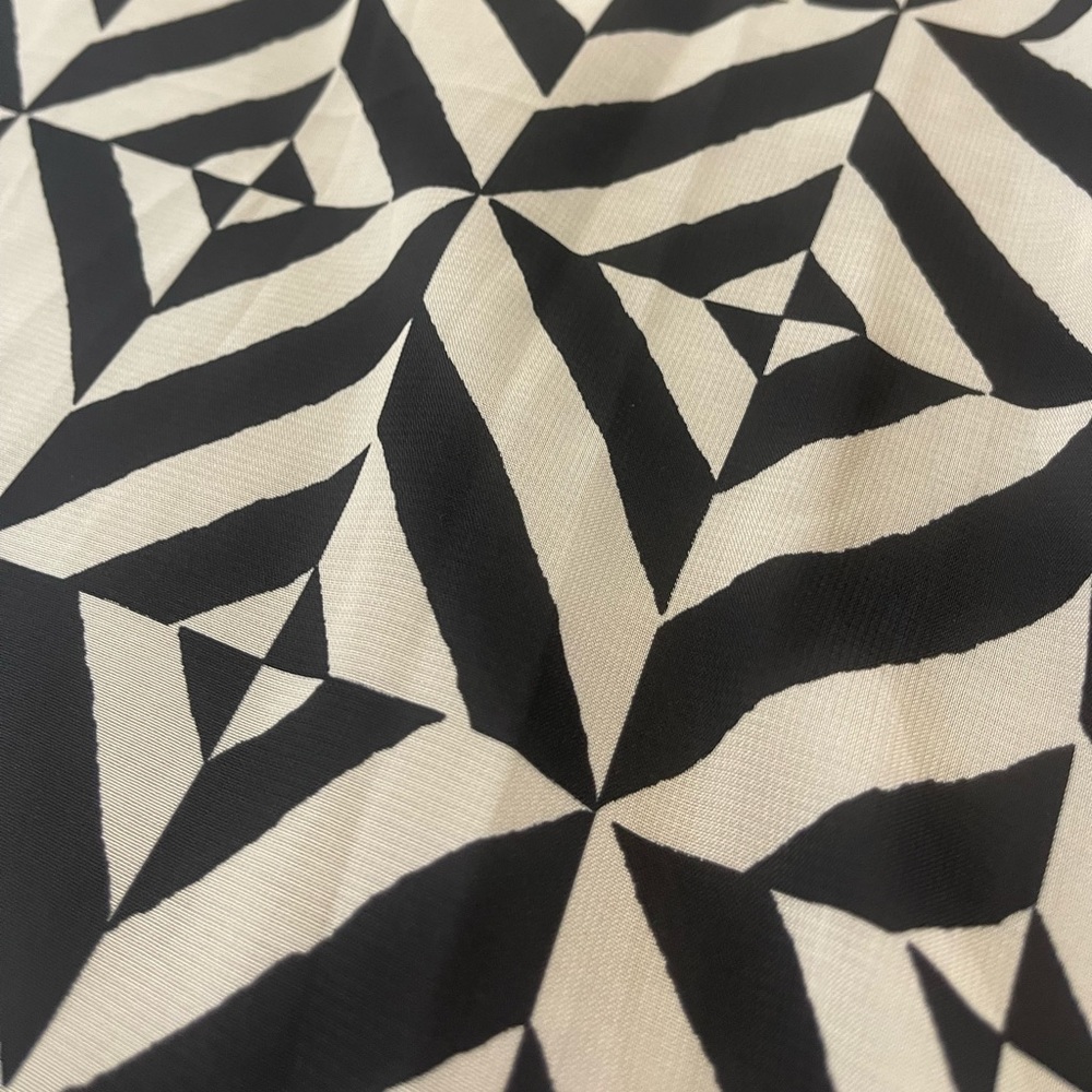 Signature Collection Tunic - Picture 4 of 4